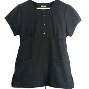 ❤️ 3/$30 HealthPro black scrub top NWOT